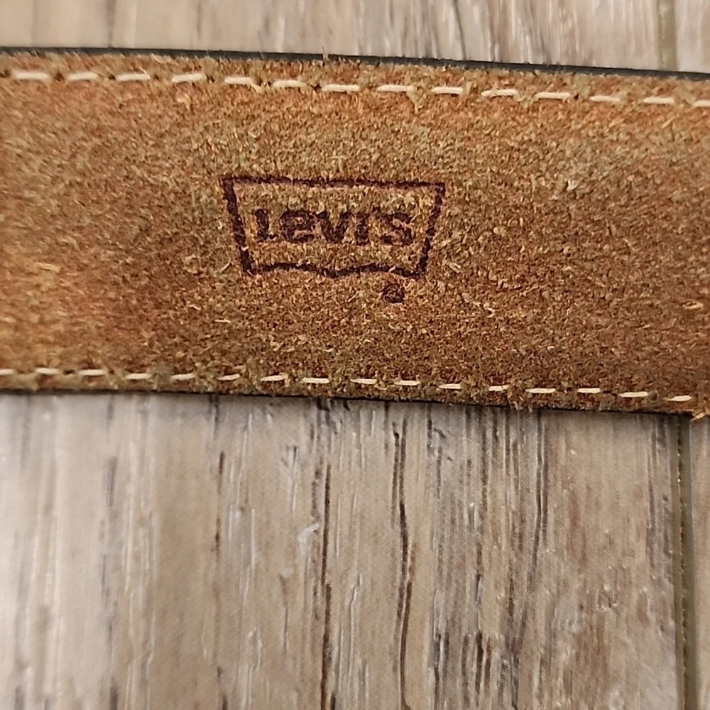 Vintage Levi's Western Tooled Cow Hide Leather Belt Silver Tone Buckle size 38